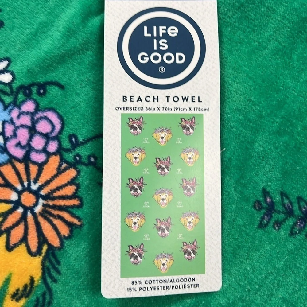 Life is Good - ‘Dogs & Flowers’ Beach Towel. 36” x 70”. NWT. Firm!